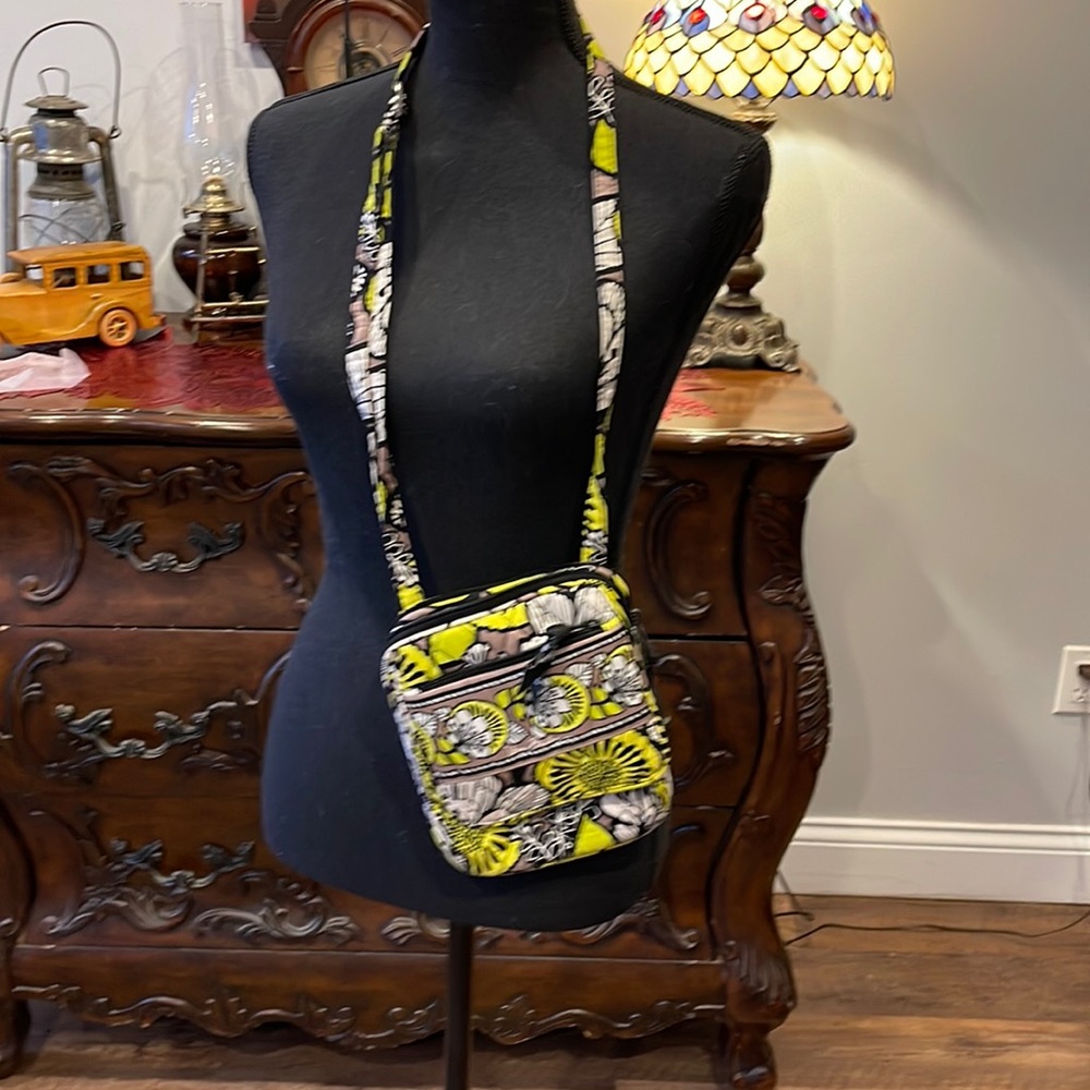 Vera Bradley crossbody brown with yellow. Built in organizer.